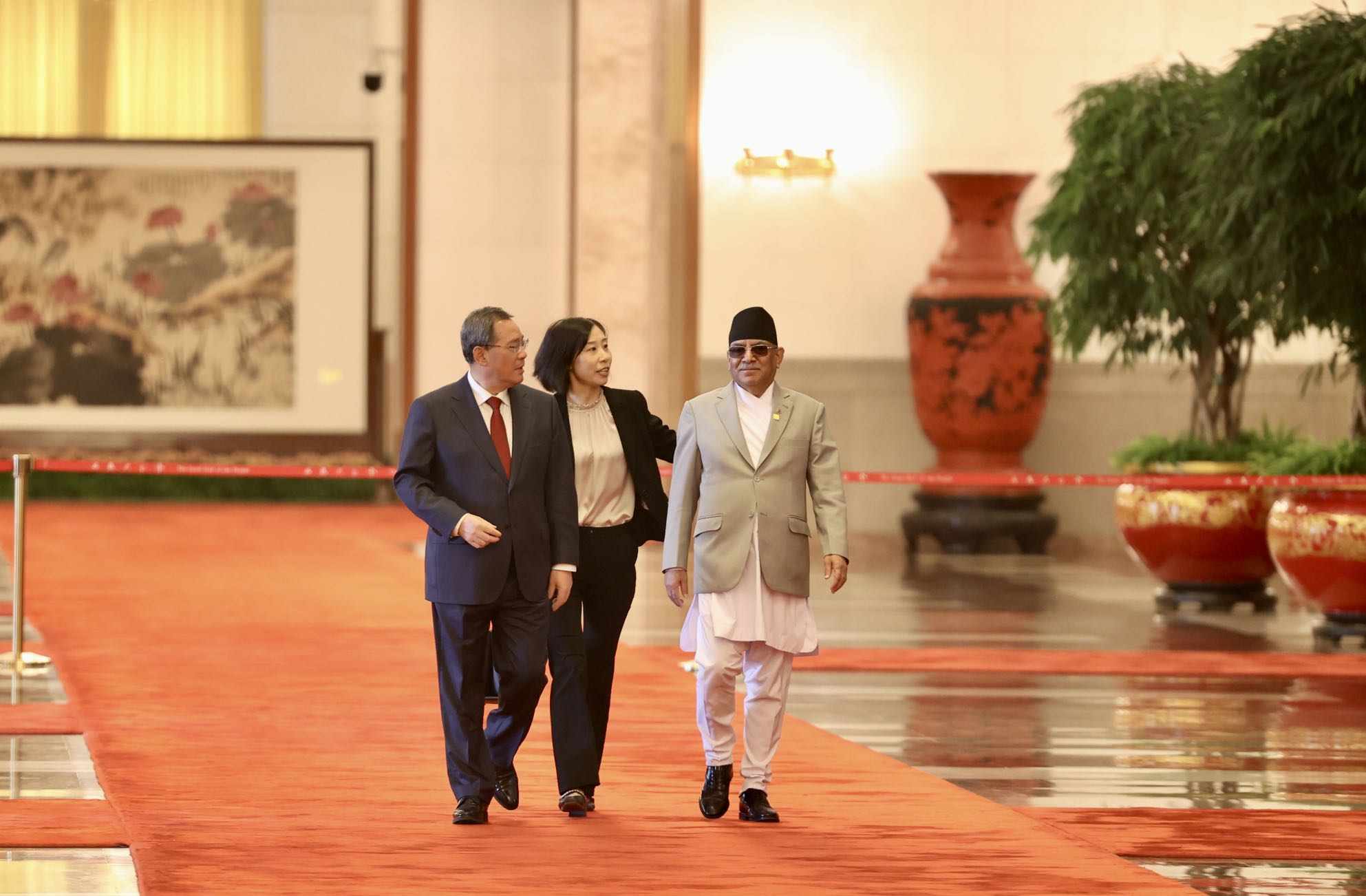 प्रधानमन्त्री दाहाल मानसरोवर जाँदै